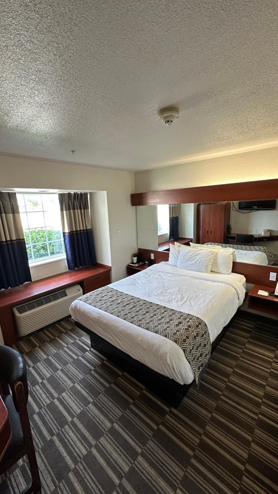 Microtel Inn And Suites By Wyndham Miami Ok Экстерьер фото