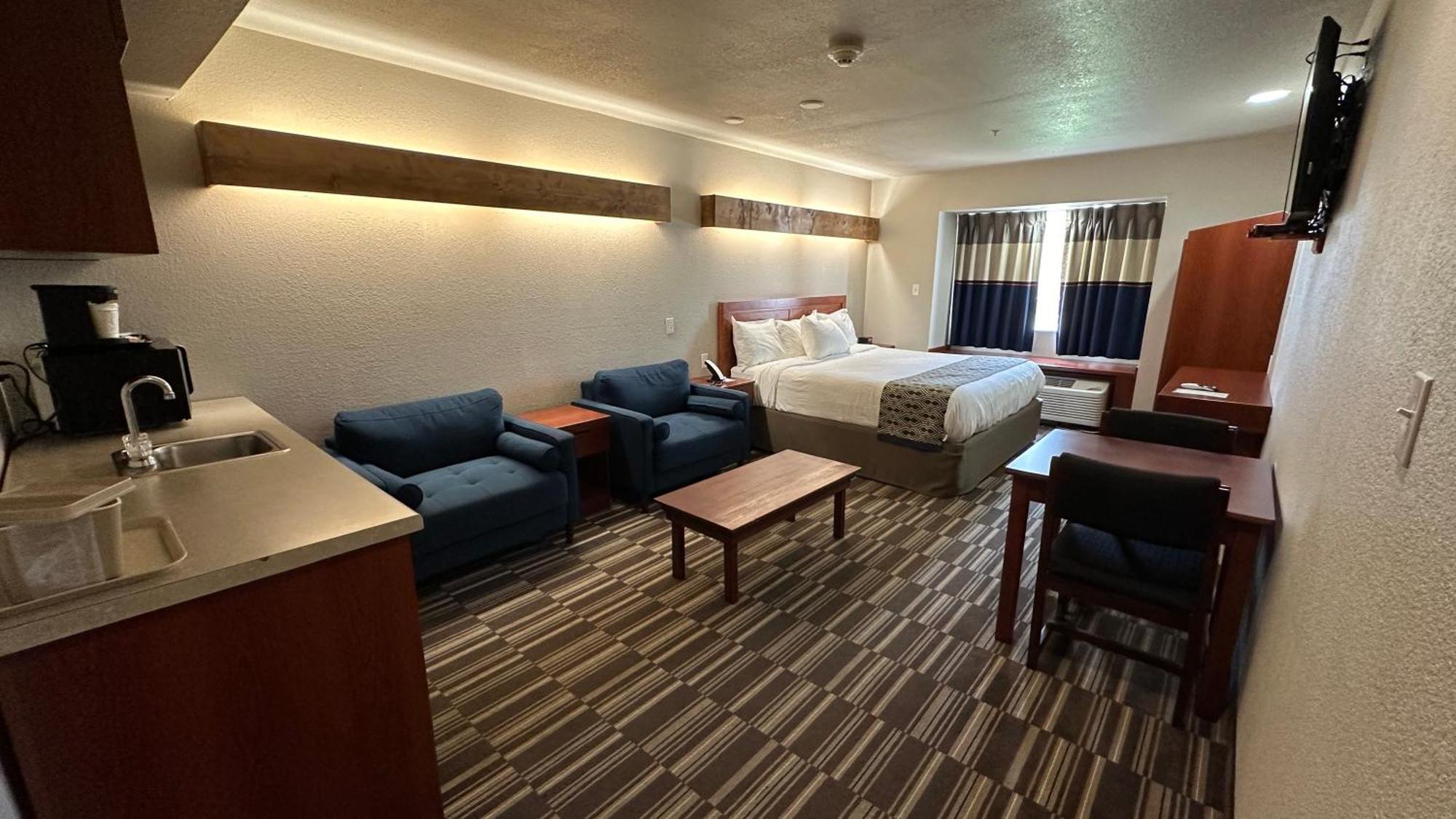 Microtel Inn And Suites By Wyndham Miami Ok Экстерьер фото