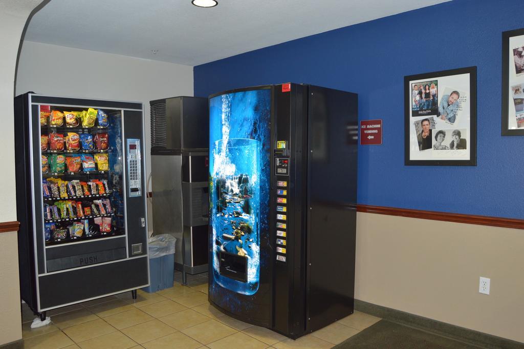 Microtel Inn And Suites By Wyndham Miami Ok Экстерьер фото